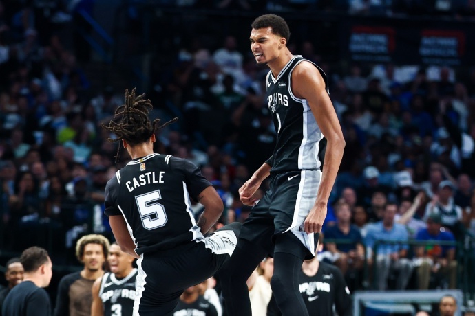 前NBA球员在常规赛揭幕之夜，对文班亚马带领球队击败小牛队的表现感到震惊